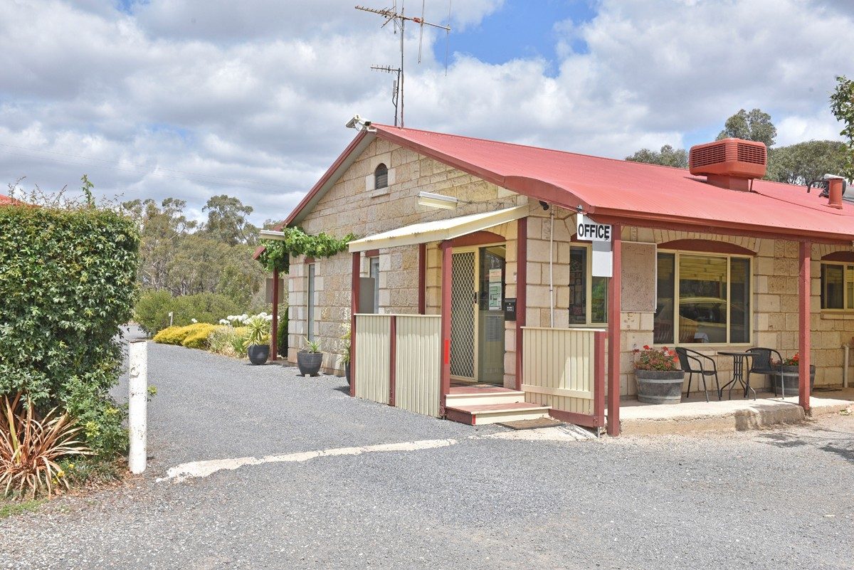 Inglewood Motel and Caravan Park - Image 3