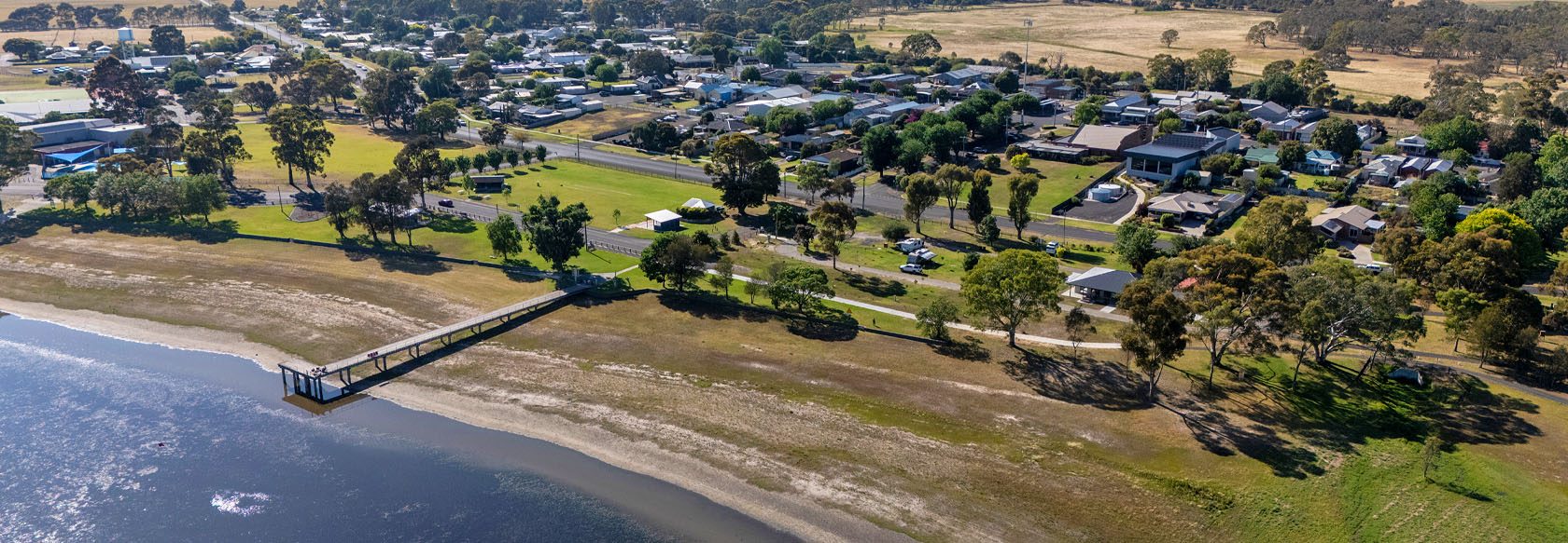 Edenhope Lakeside Toursit Park - Image 2