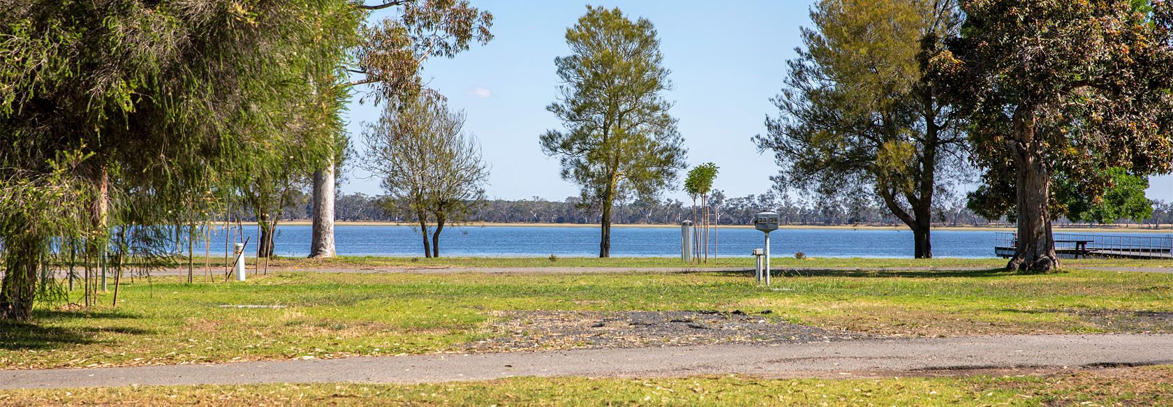 Edenhope Lakeside Toursit Park - Image 3
