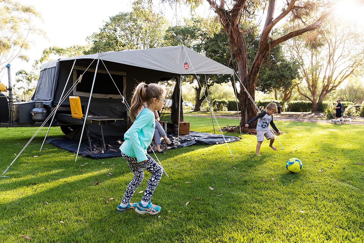 Mortlake Caravan Park in Mortlake, VIC — photo 1