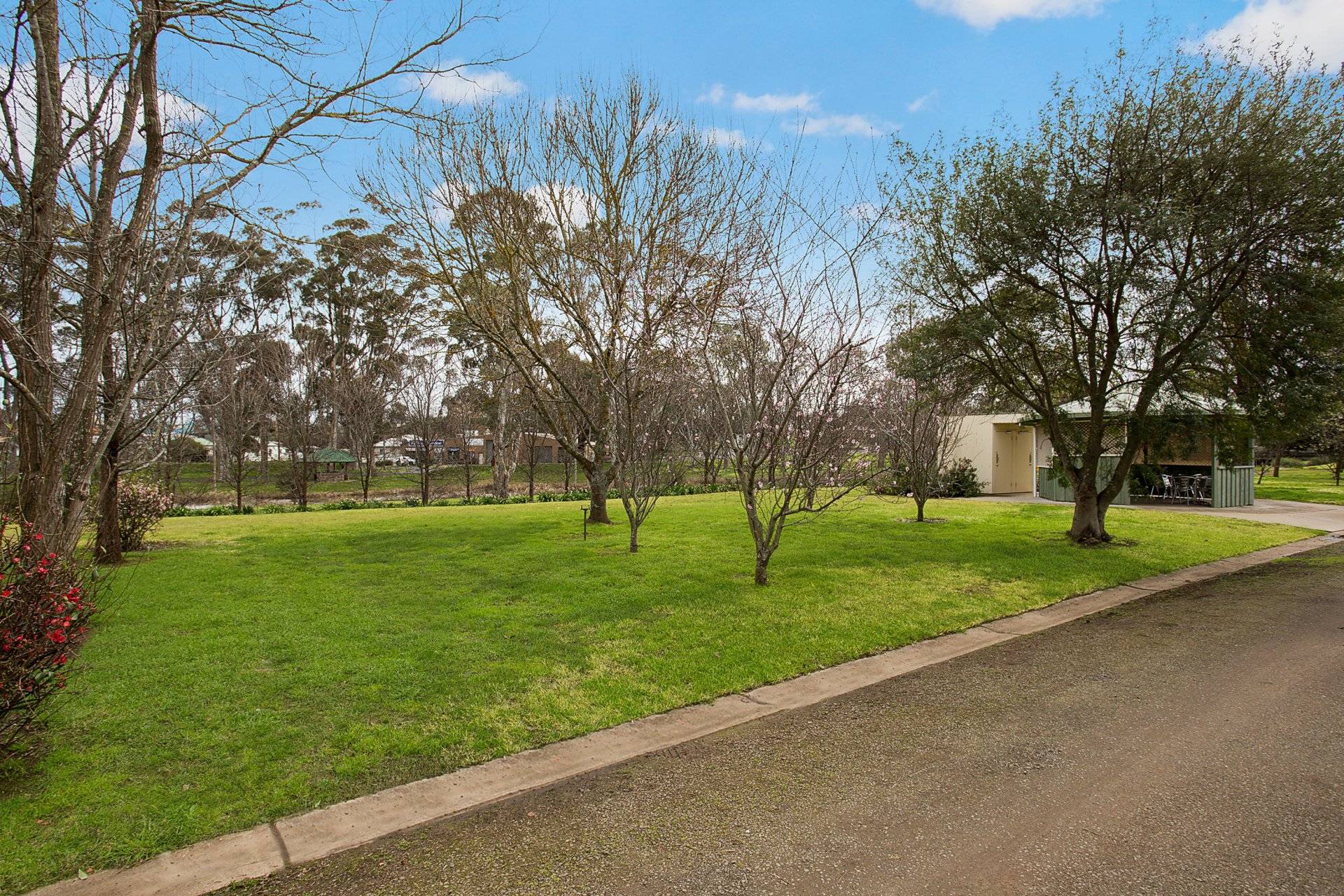 Lake Hamilton Motor Village and Caravan Park - Image 4