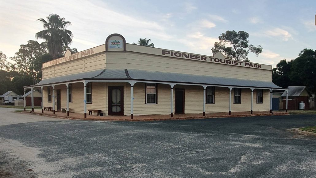 Pioneer Tourist Park Deniliquin - Image 2
