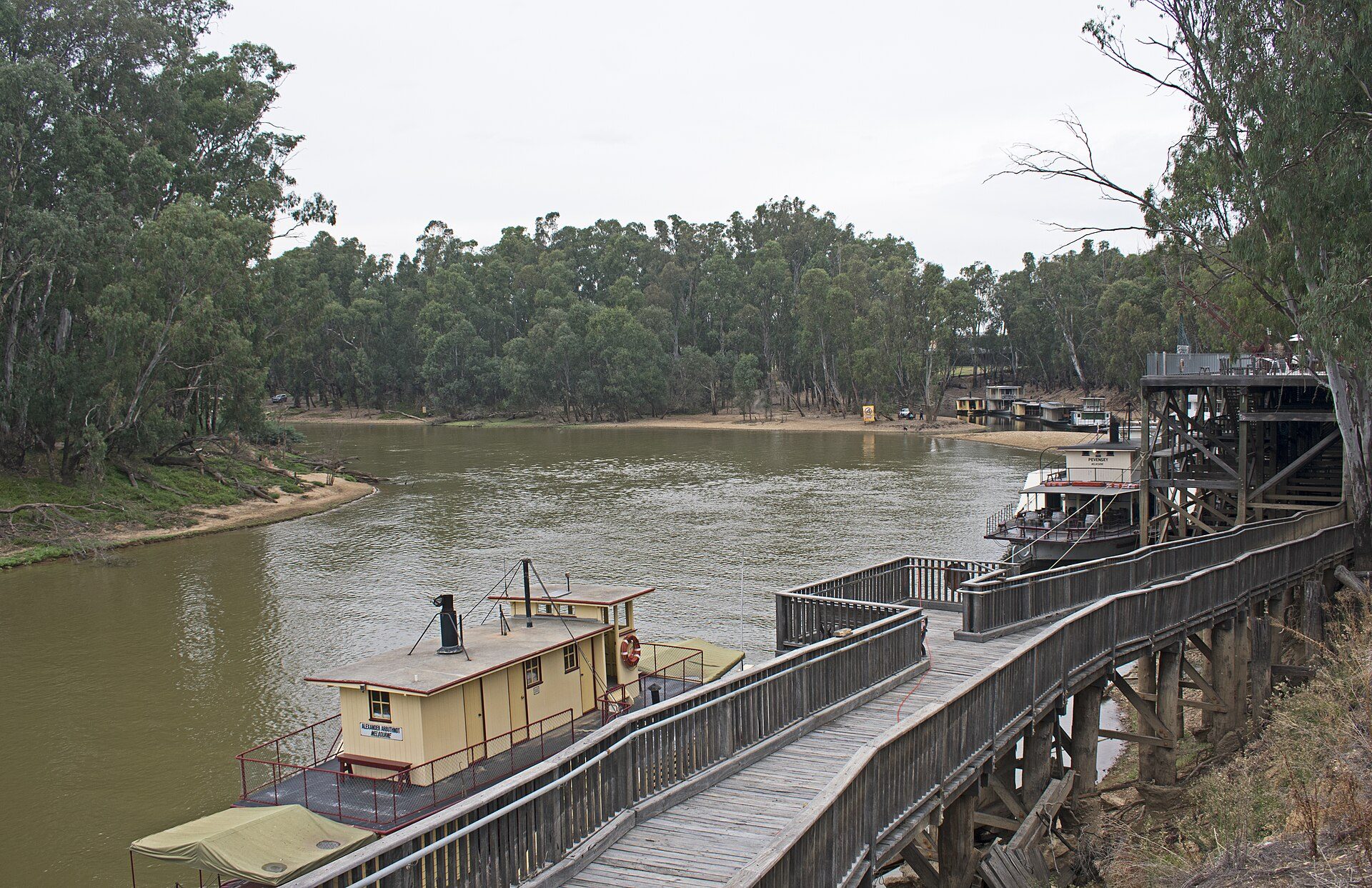 Moama West Caravan Park — Moama, NSW