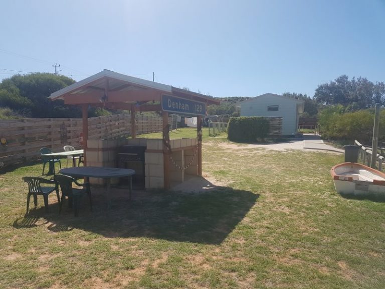 Blue Dolphin Caravan Park and Holiday Village - Main image