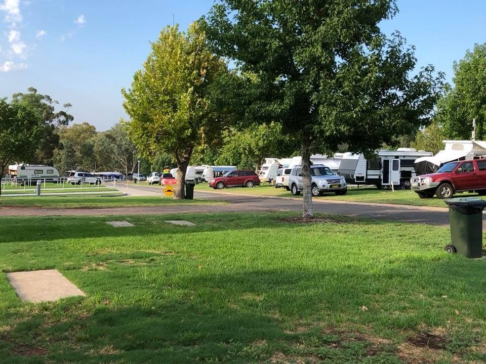 Lake Talbot Tourist Park in Narrandera, NSW — photo 3