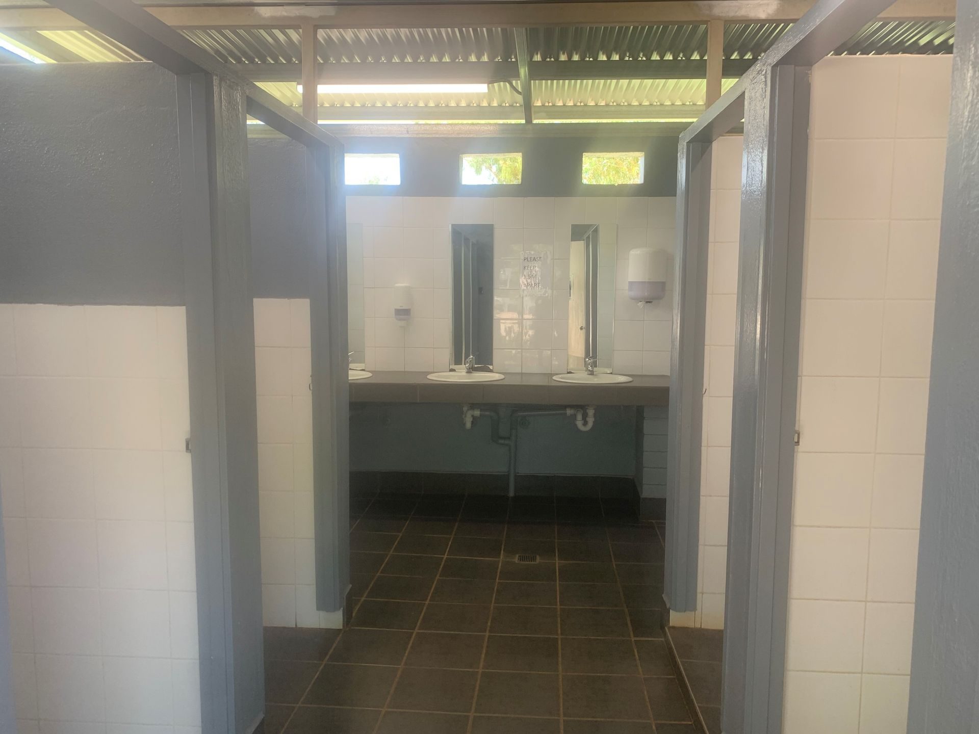 Tennant Creek Caravan Park - Image 4