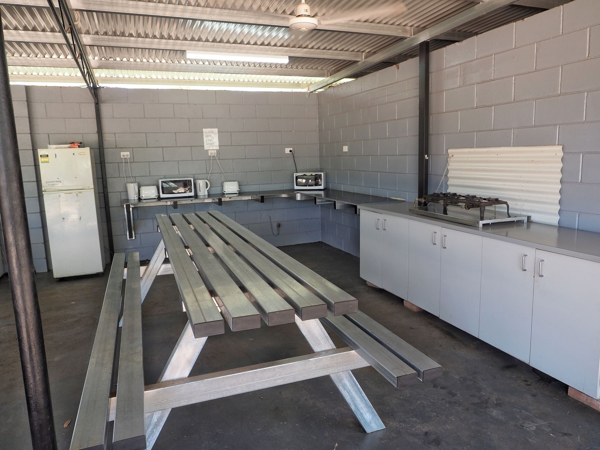 Tennant Creek Caravan Park - Image 3