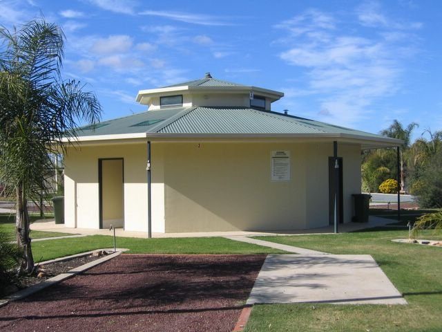 Cobram Oasis Caravan Park - Main image