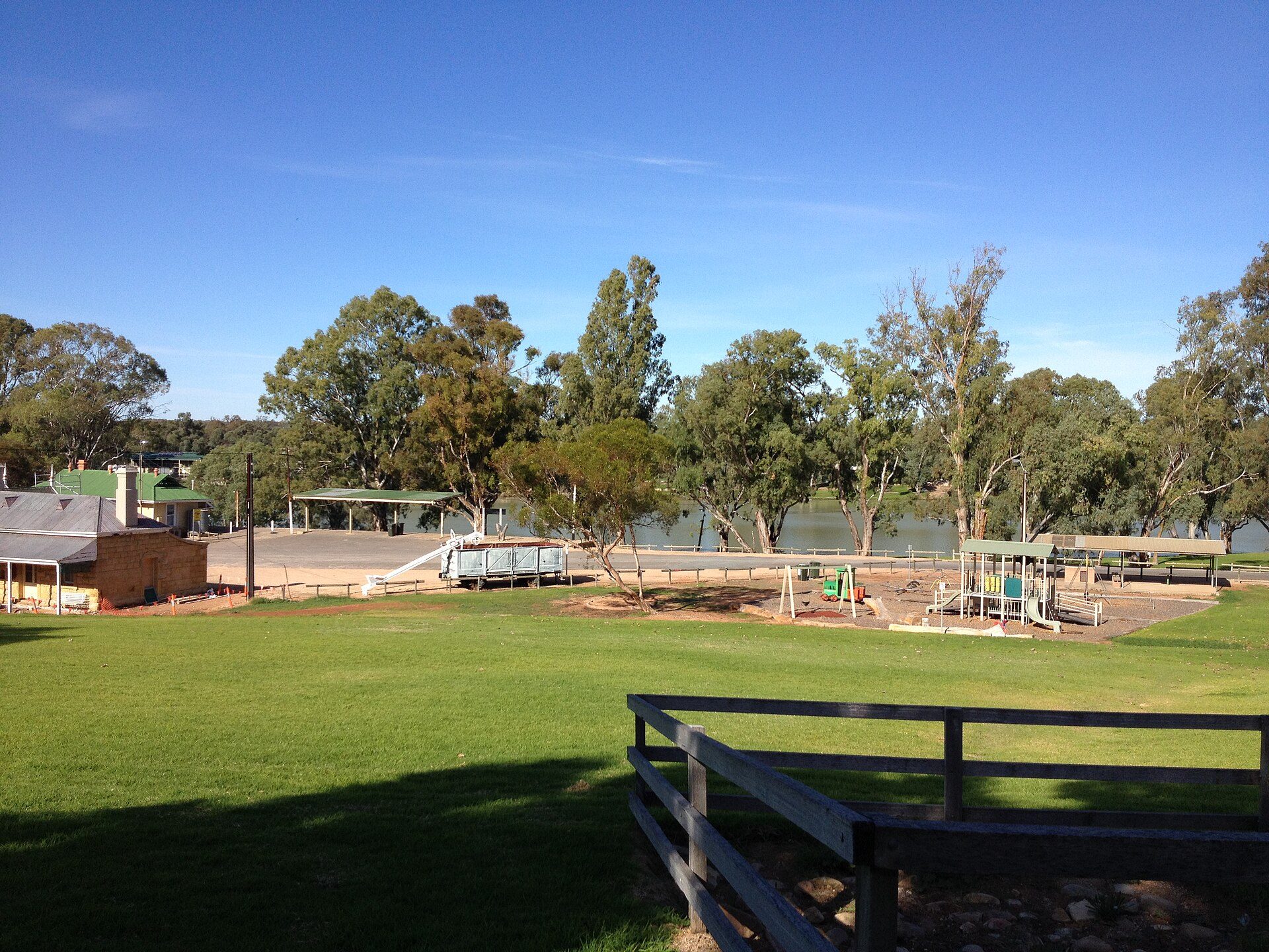 Murray River Road — photo 1