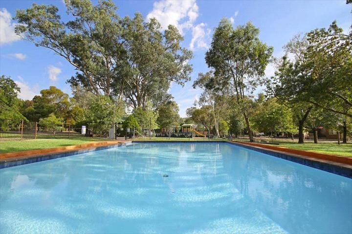 Albury Gardens Caravan Park in Albury Botanical Gardens, NSW — photo 4