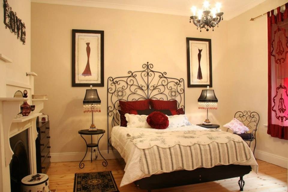 Azalea Cedar - Rose Bed and Breakfast in Glenelg South, SA — photo 5