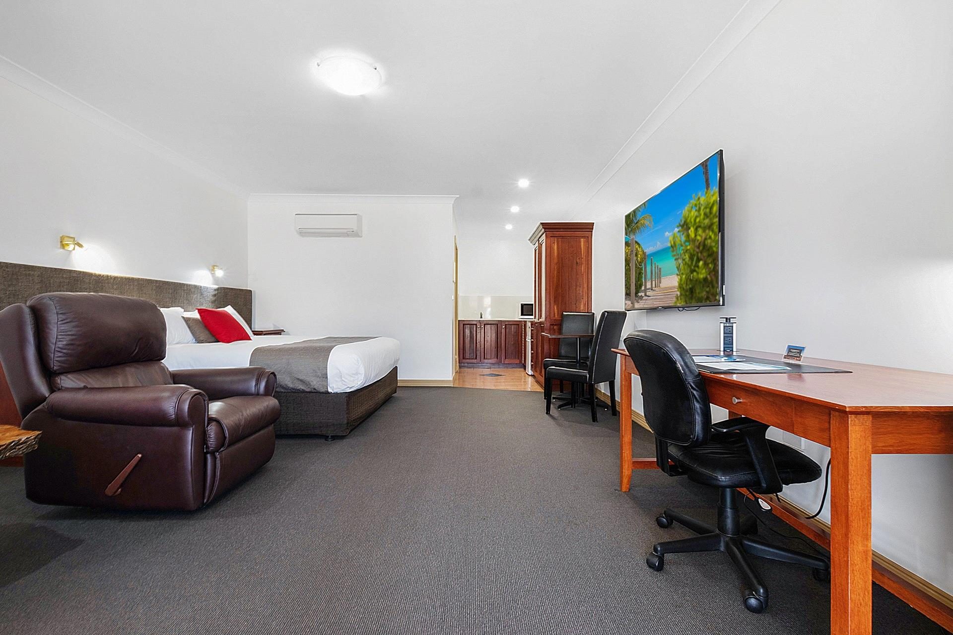Georgian Motor Lodge in Echuca, VIC — photo 2
