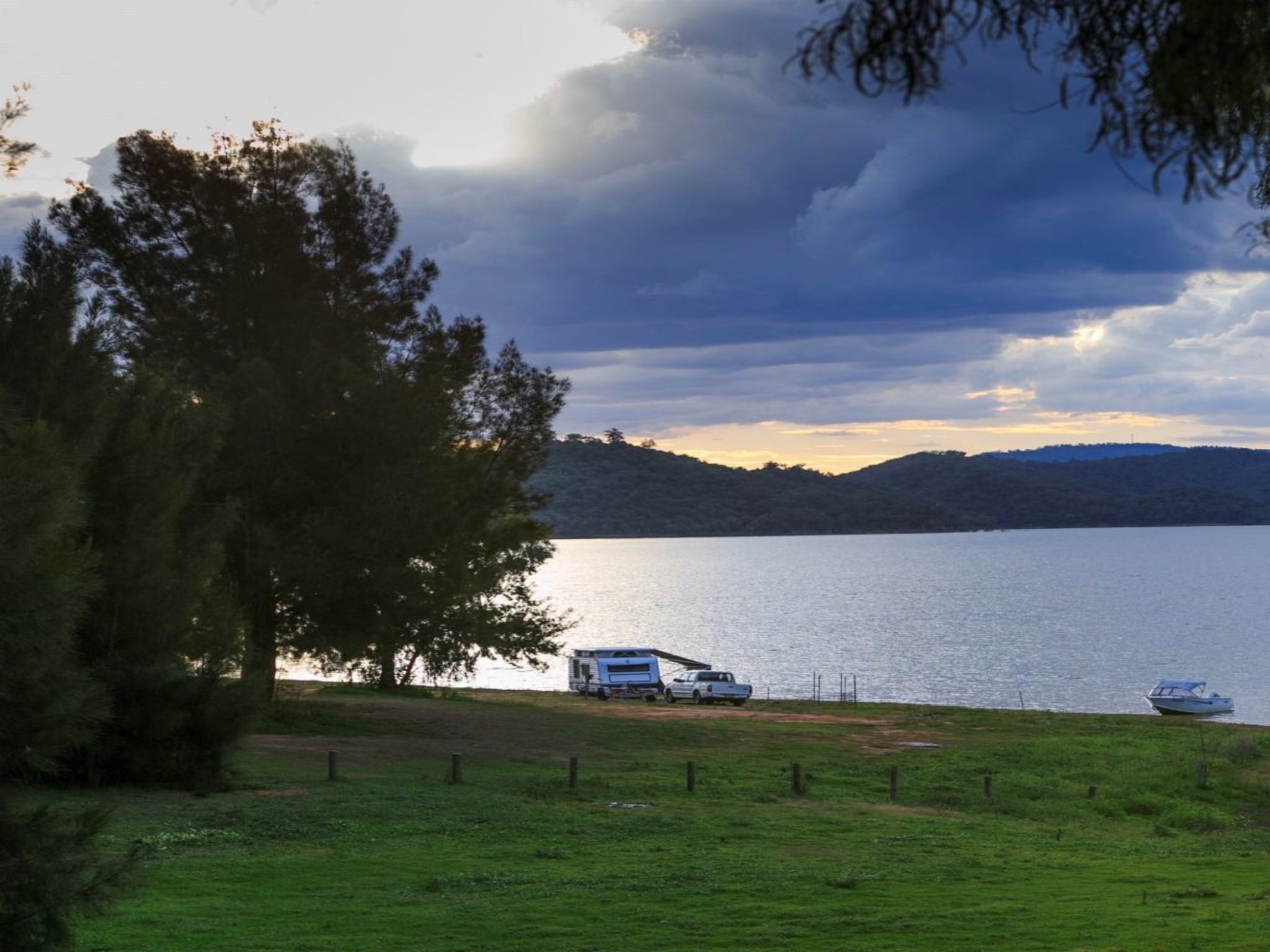 Reflections Lake Glenbawn — Carrington, NSW