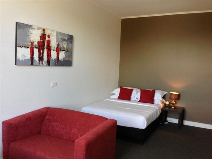 Centennial Inn on Bathurst in Launceston, TAS — photo 3