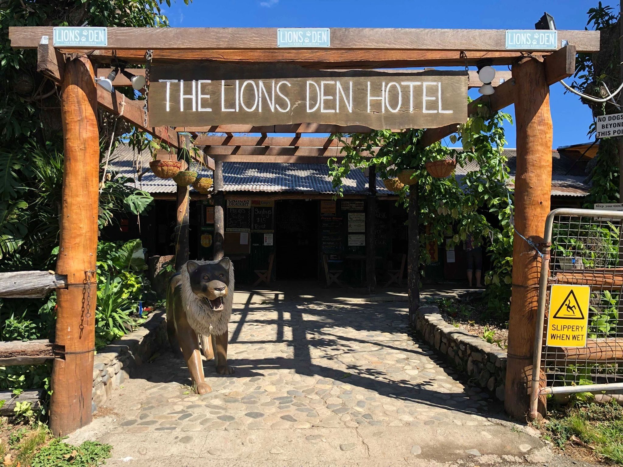 Lions Den Hotel Campground Helenvale in Helenvale, QLD — photo 1